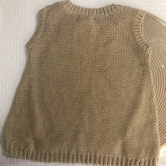 Girl’s Vest - Picture 2 of 3